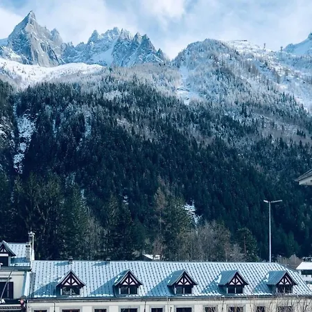 Les Aiguilles- Town Centre Luxury 2 Bedroom 아파트